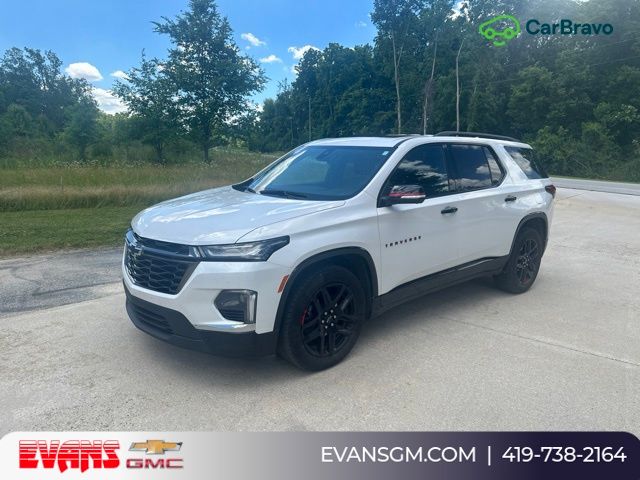 White (Iridescent Pearl Tricoat) 2023 Chevrolet Traverse SUV / Crossover Four-Wheel Drive 9-Speed Automatic