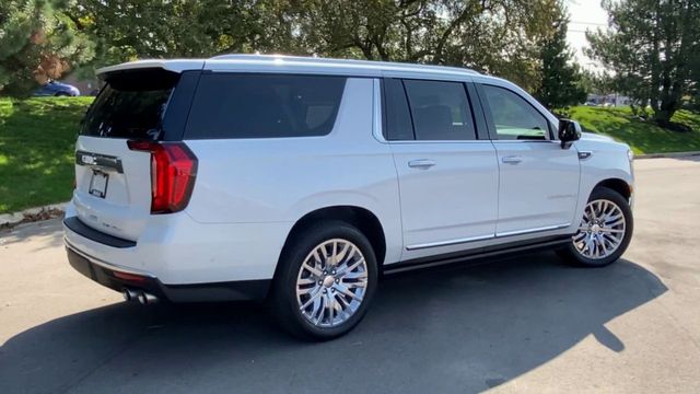 2023 GMC Yukon XL Denali 8