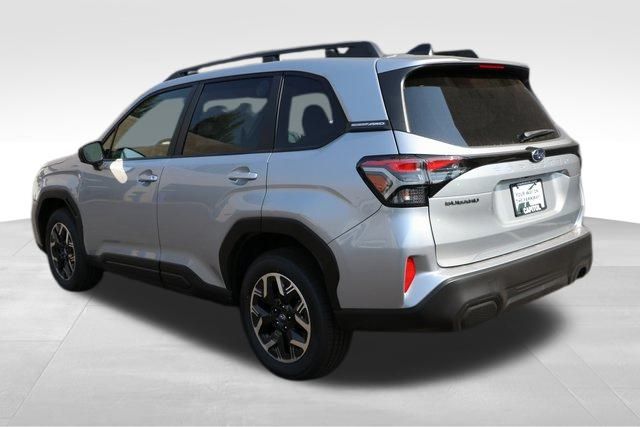 2025 Subaru Forester Premium 18