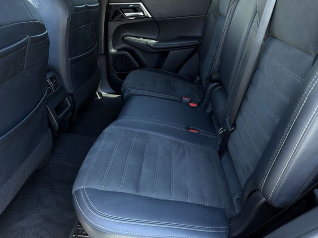 Used 2024 Black Mitsubishi  image 19
