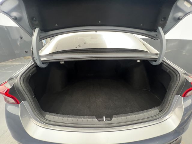 2022 Everlasting Silver Kia K5 LXS FWD Sedan