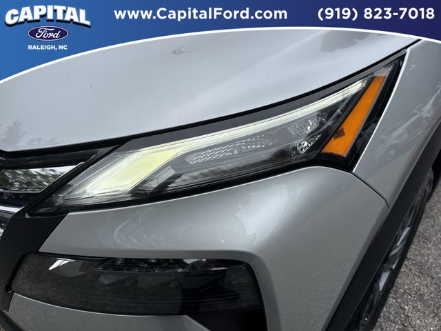 Used 2025 Silver Nissan SV image 11