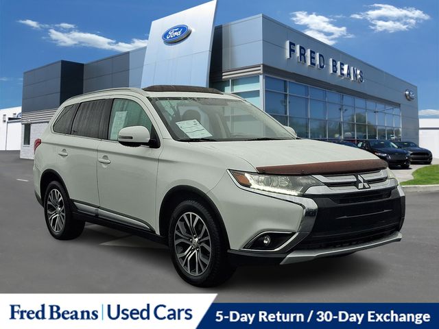 White 2017 Mitsubishi Outlander SUV / Crossover Continuously Variable Transmission