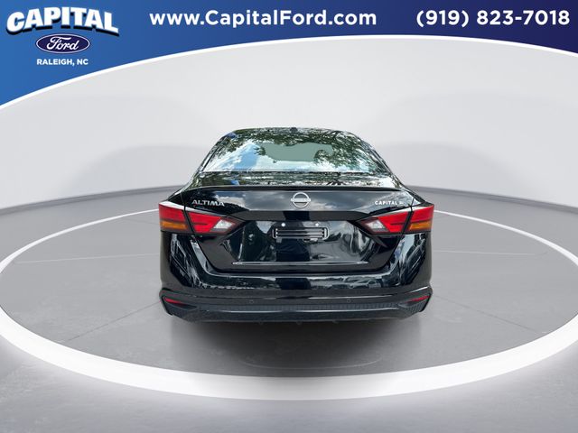 Used 2025 Black Nissan 2.5 SV image 7
