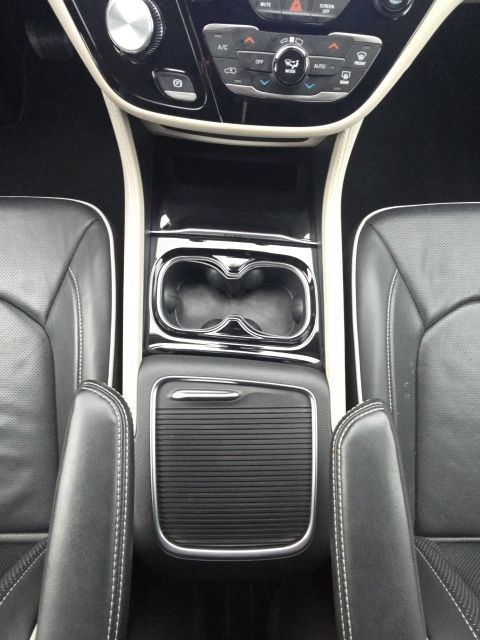 2024 Chrysler Pacifica Limited:B02071