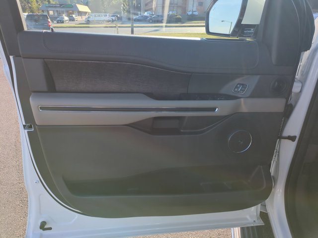 Used 2021 White Ford Limited image 12