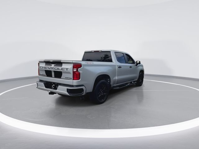 Used 2022 Silver Chevrolet Custom image 10