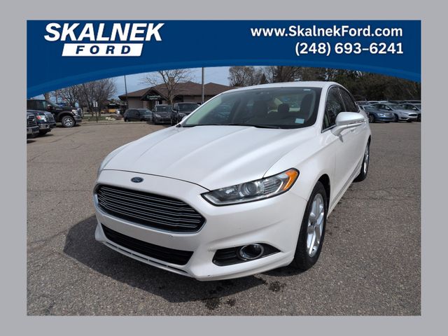 White Platinum Clearcoat Metallic 2013 Ford Fusion SE Sedan Front-Wheel Drive 6-Speed Automatic