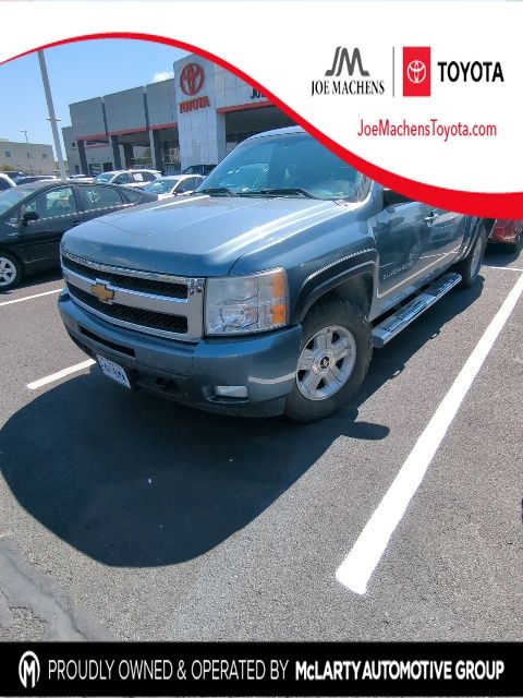 2011 Chevrolet Silverado 1500 Azul (Blue Granite Metallic) Camioneta Todo terreno 6 velocidades Automática
