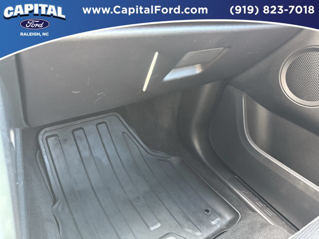 Used 2019  Land Rover HSE image 28