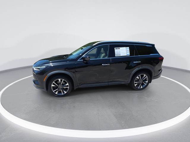 Used 2022 Black INFINITI LUXE image 4