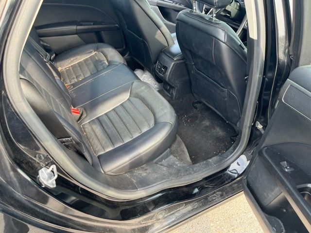 Used 2018 Shadow Black Ford SE image 15