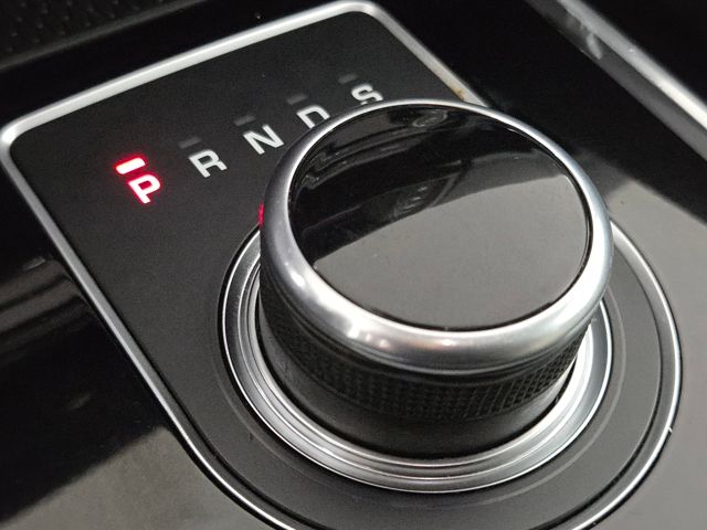 2018 Jaguar F-PACE Premium photo 20