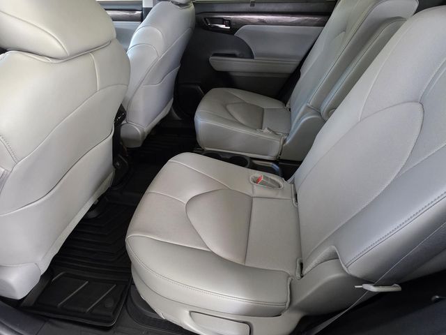 Used 2024 Toyota Highlander Hybrid SUV