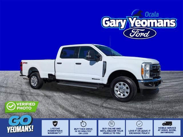 Oxford White 2023 Ford F-250 Super Duty XLT Crew Cab 4WD Pickup Truck Four-Wheel Drive Automatic