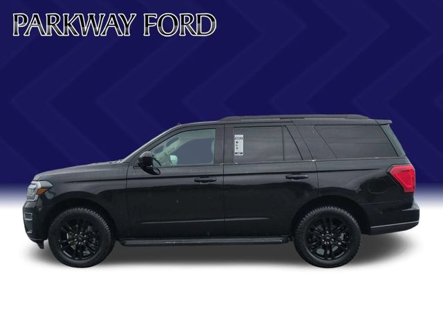 Used 2022 Black Ford XLT image 2