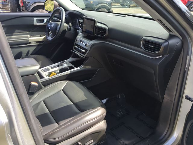 Used 2022 Silver Ford XLT image 33