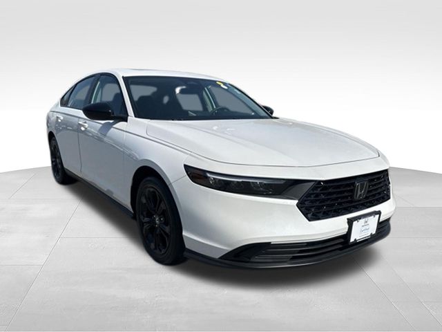 Platinum White Pearl 2025 Honda Accord SE FWD Sedan Front-Wheel Drive Continuously Variable Transmission