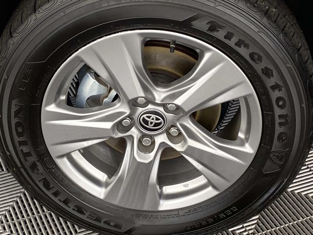 2025 Toyota RAV4 XLE Silver Sky Metallic - Grieco Acura - Image 27