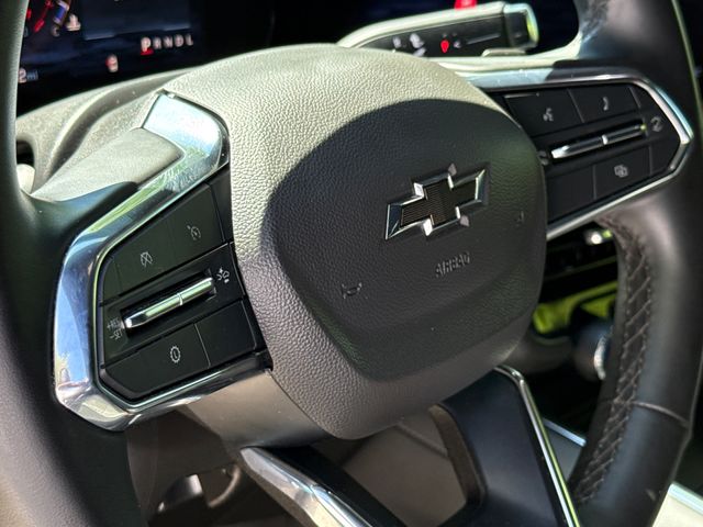 Used 2025 Gray Chevrolet Z71 image 29