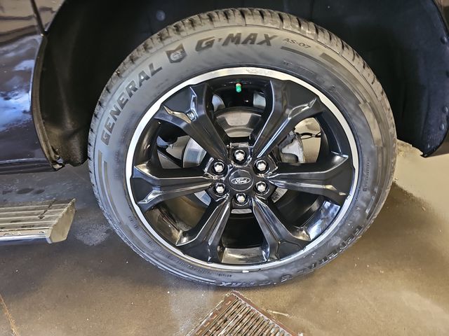 Used 2024 Black Ford Limited image 32