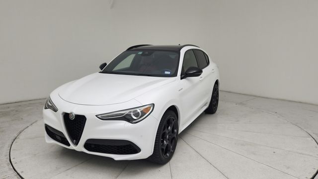 2022 Alfa Romeo Stelvio Ti Veloce AWD's photo