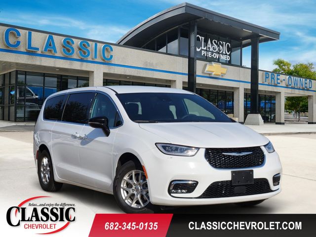 Bright White Clearcoat 2025 Chrysler Pacifica Minivan Front-Wheel Drive 9-Speed Automatic