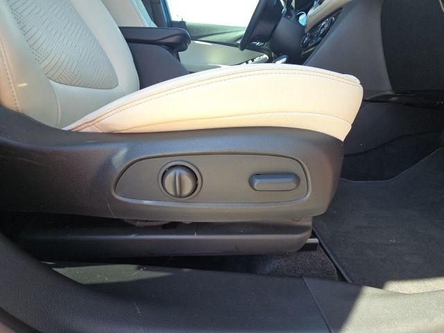 2023 Buick Encore GX Essence:C02726