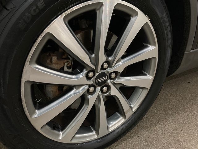 2019 Lincoln Nautilus Select