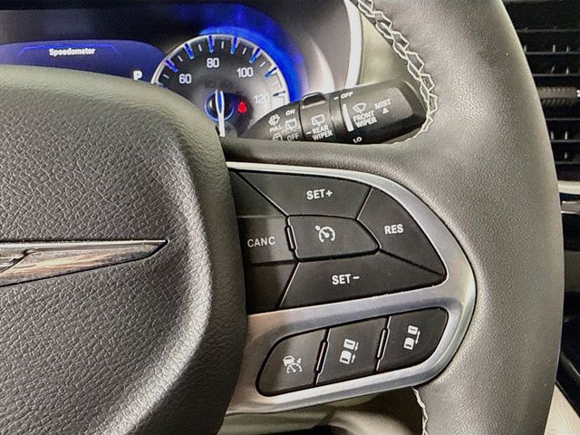 Used 2024 Chrysler Pacifica Van