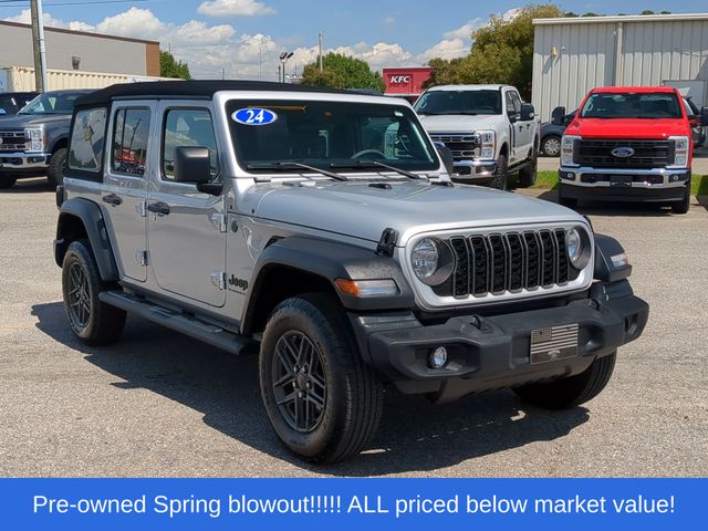 Used 2024 Silver Zynith Clearcoat Jeep Sport S image 15