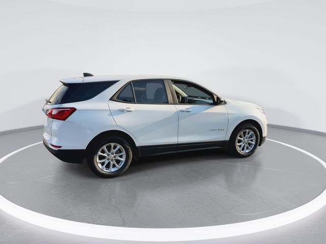 Used 2021 White Chevrolet LS image 9