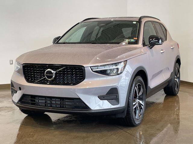 2026 Volvo XC40 B5 Core AWD