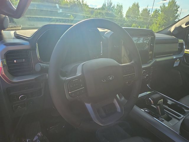 New 2026 Star White Metallic Tri-Coat Ford Lariat® image 17