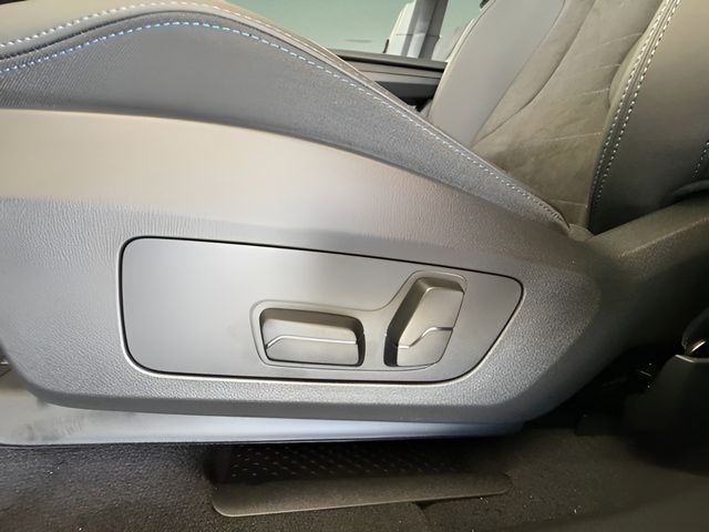 2026 BMW X2 28i - Photo 21