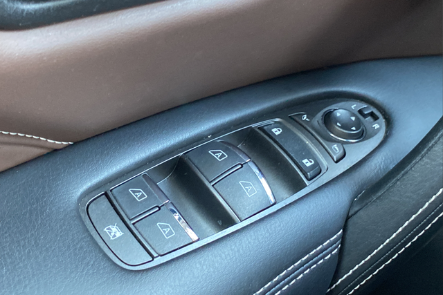 Used 2023 Champagne Quartz INFINITI Premium Select image 22