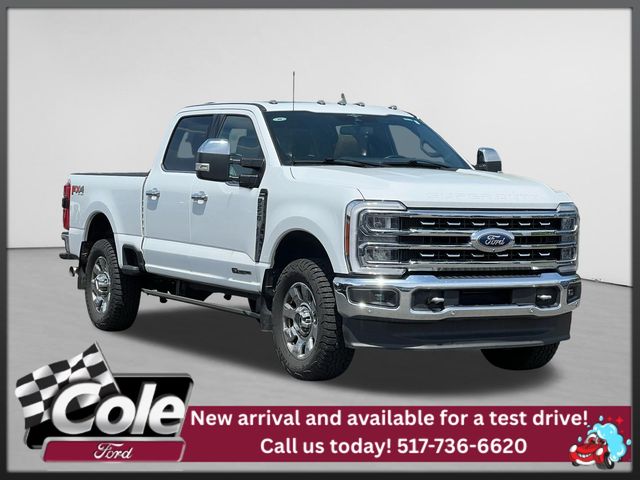 Oxford White 2023 Ford F-250 Super Duty Lariat Crew Cab 4WD Pickup Truck Four-Wheel Drive Automatic