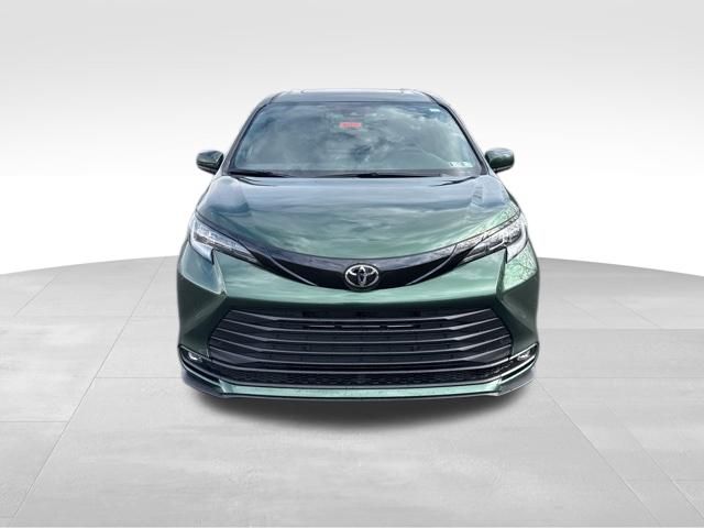 new 2026 Toyota Sienna car, priced at $53,689