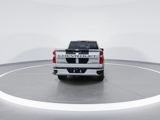Used 2022 Silver Chevrolet Custom image 9