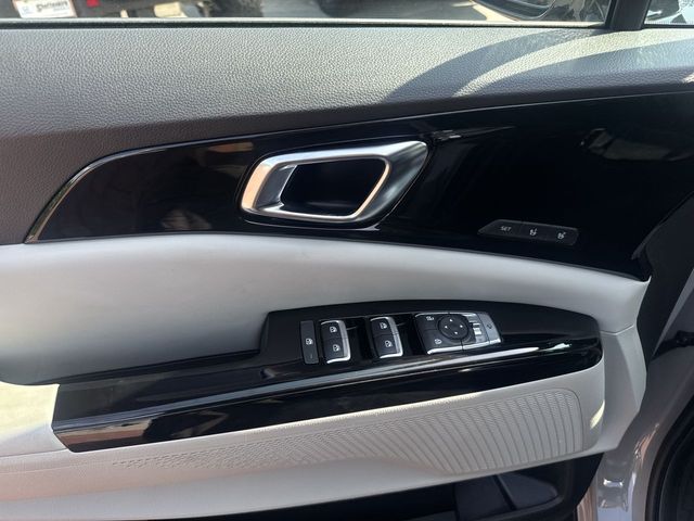 Used 2024 Kia Carnival Van