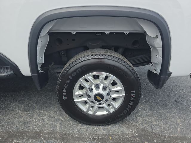 Used 2025 White Chevrolet LT image 34