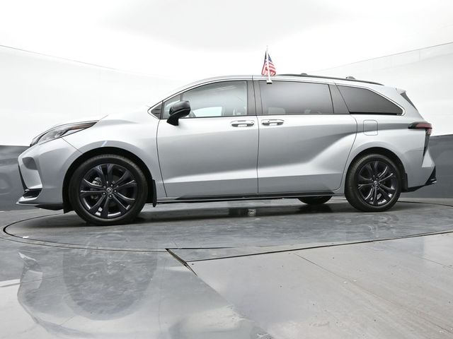 2022 Toyota Sienna XSE 29