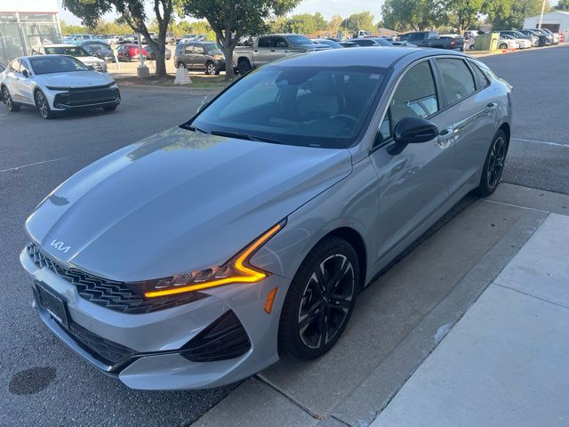 Wolf Gray 2022 Kia K5 Sedan Front-Wheel Drive 8-Speed Automatic