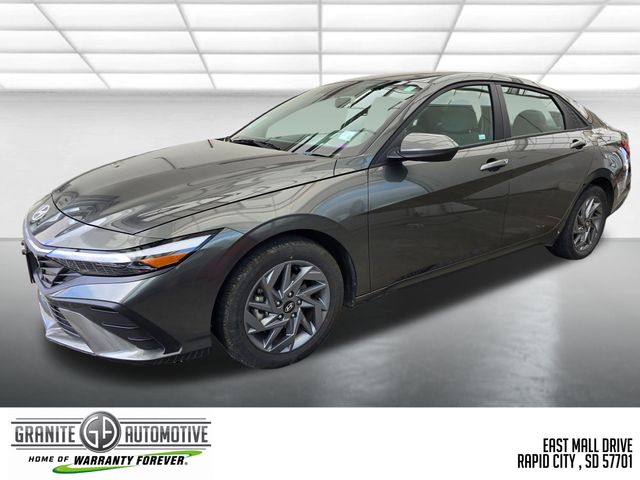 2024 Hyundai Elantra SEL FWD