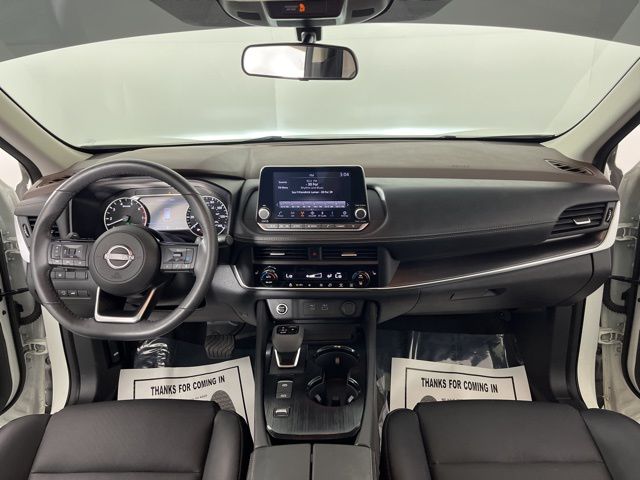 2023 Pearl White Tricoat Nissan Rogue SV FWD SUV