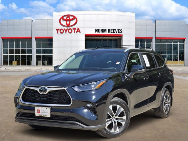 Midnight Black Metallic 2026 Toyota Highlander SUV / Crossover All-Wheel Drive 8-Speed Automatic