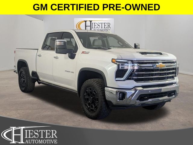 White (Iridescent Pearl Tricoat) 2024 Chevrolet Silverado 2500HD LTZ Crew Cab 4WD Pickup Truck Four-Wheel Drive Automatic