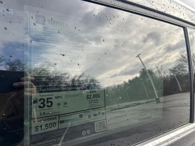 new 2025 Toyota Highlander Hybrid car, priced at $57,546