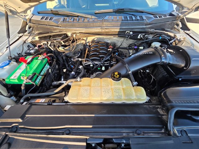 Used 2019 White Ford Lariat image 27