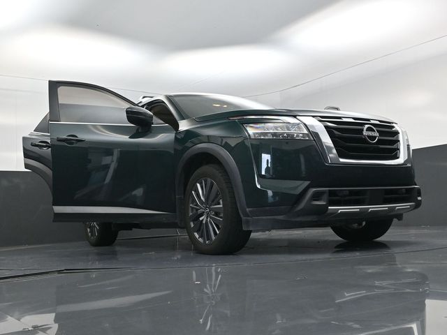 2023 Nissan Pathfinder SL Black at Community Toyota